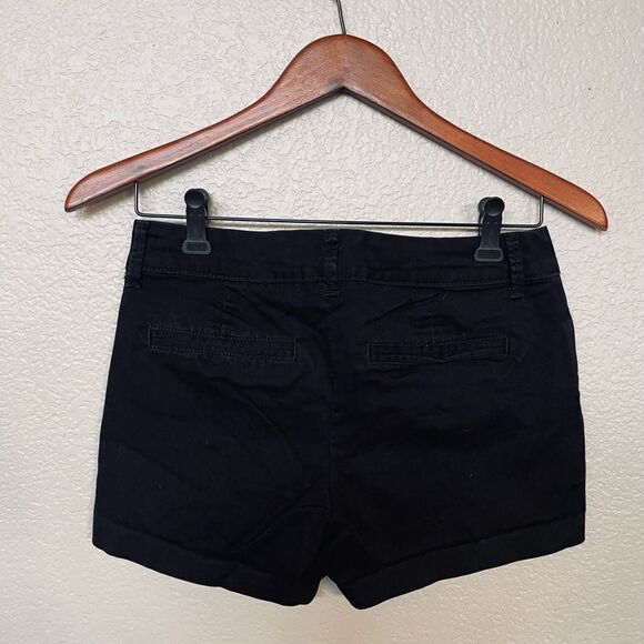 Old Navy Pixie Mid-Rise Black Chino Shorts 0 - Picture 2 of 3